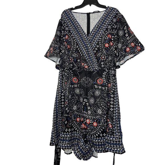 BloomChic Bandana Print Belted Pocket Surplice Neck Romper Black Size 26 NWT - Picture 2 of 16